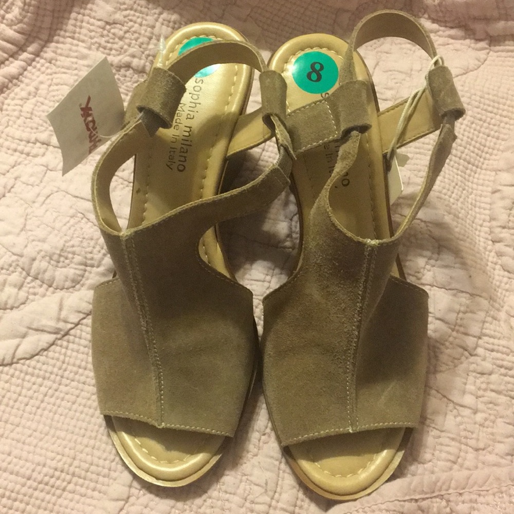 NWT taupe wedge sandals